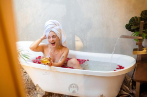New Sanctuary with a Jacuzzi and Private Tub in the Jungle